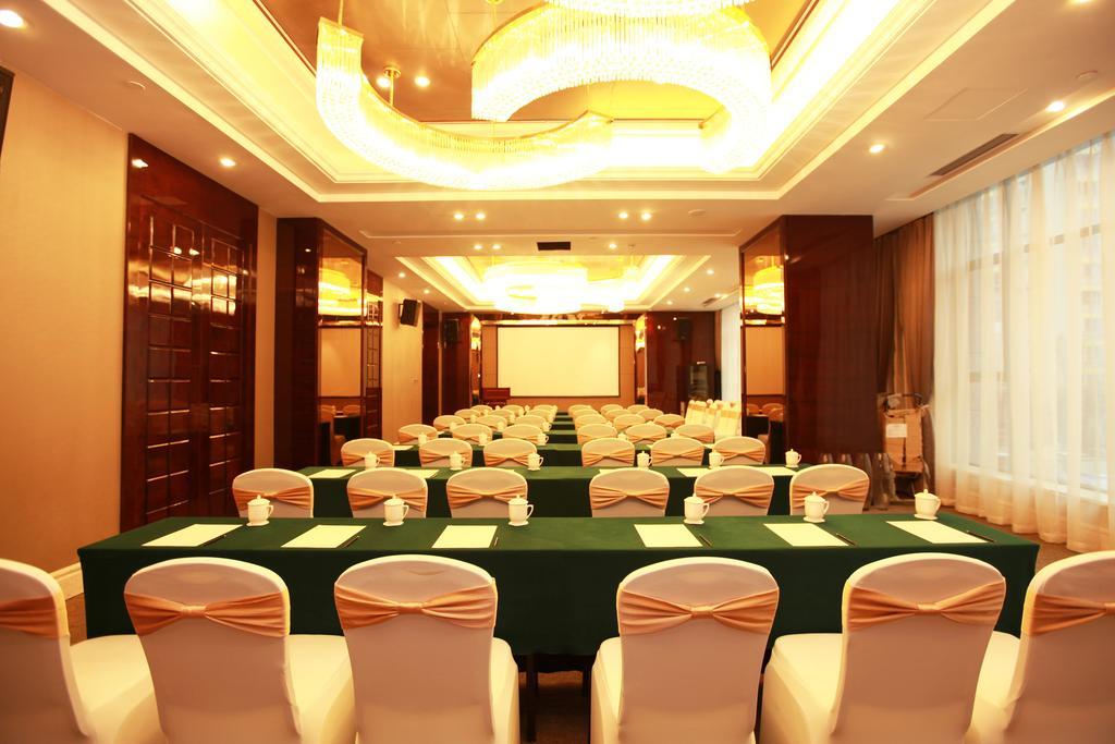 Chengdu Rising Butterfly Hotel Экстерьер фото