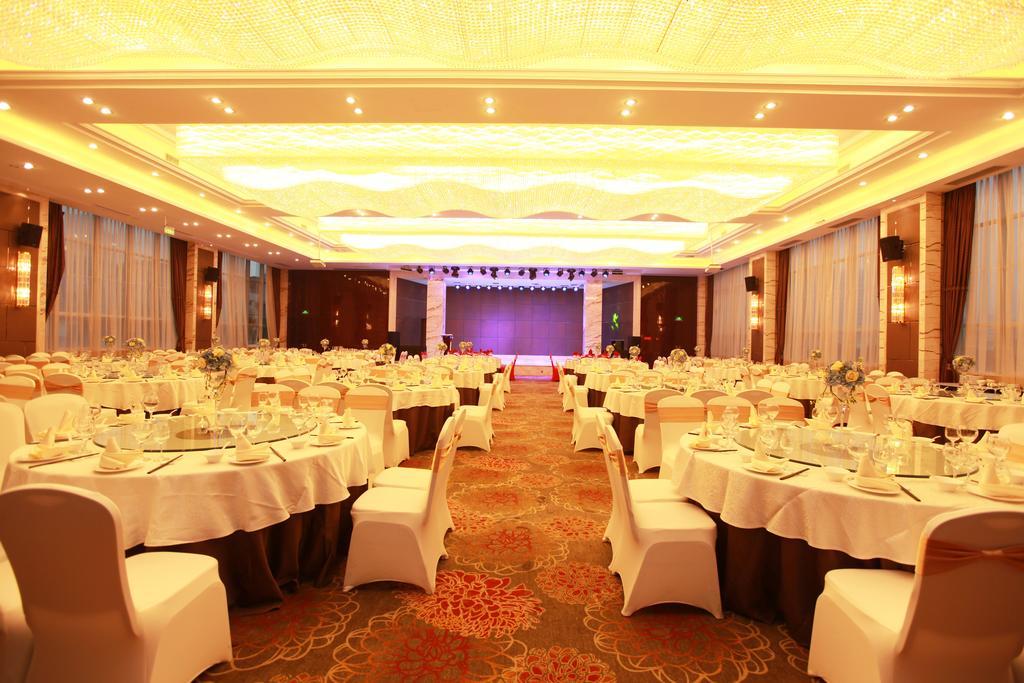 Chengdu Rising Butterfly Hotel Экстерьер фото