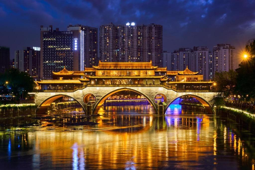 Chengdu Rising Butterfly Hotel Экстерьер фото