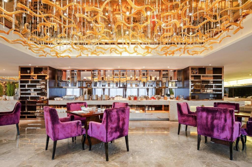 Chengdu Rising Butterfly Hotel Экстерьер фото