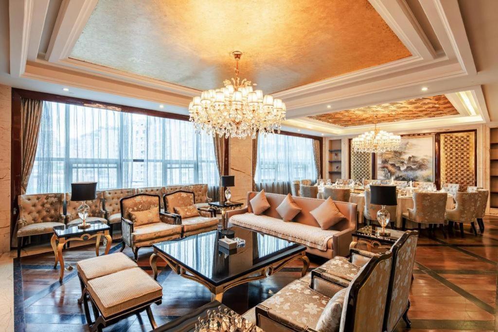 Chengdu Rising Butterfly Hotel Экстерьер фото