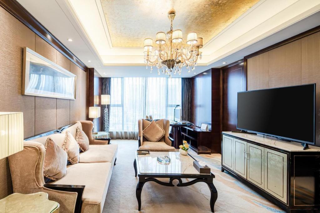 Chengdu Rising Butterfly Hotel Экстерьер фото