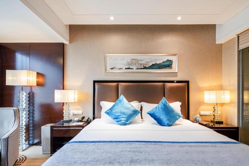 Chengdu Rising Butterfly Hotel Экстерьер фото