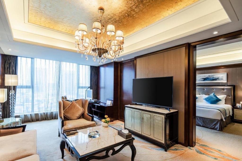 Chengdu Rising Butterfly Hotel Экстерьер фото