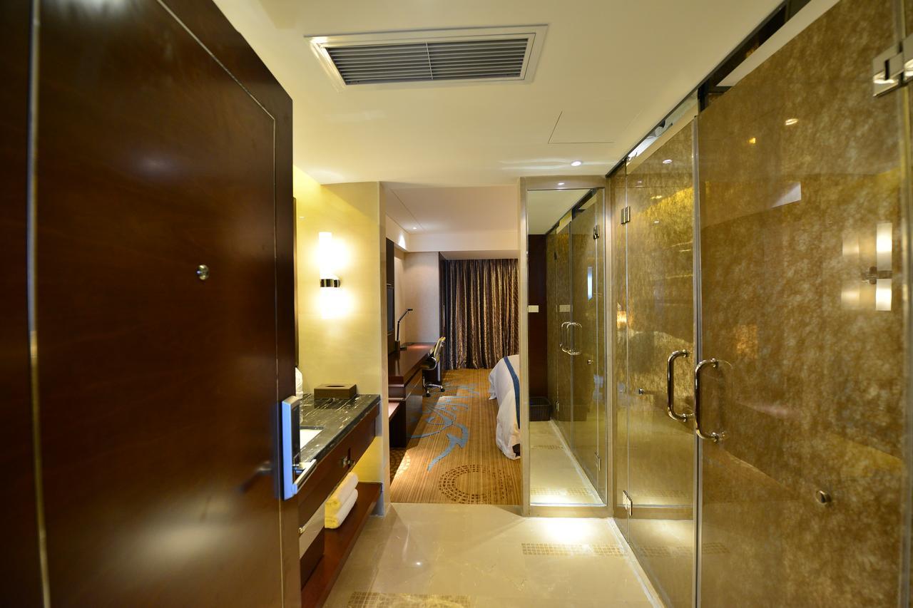 Chengdu Rising Butterfly Hotel Экстерьер фото
