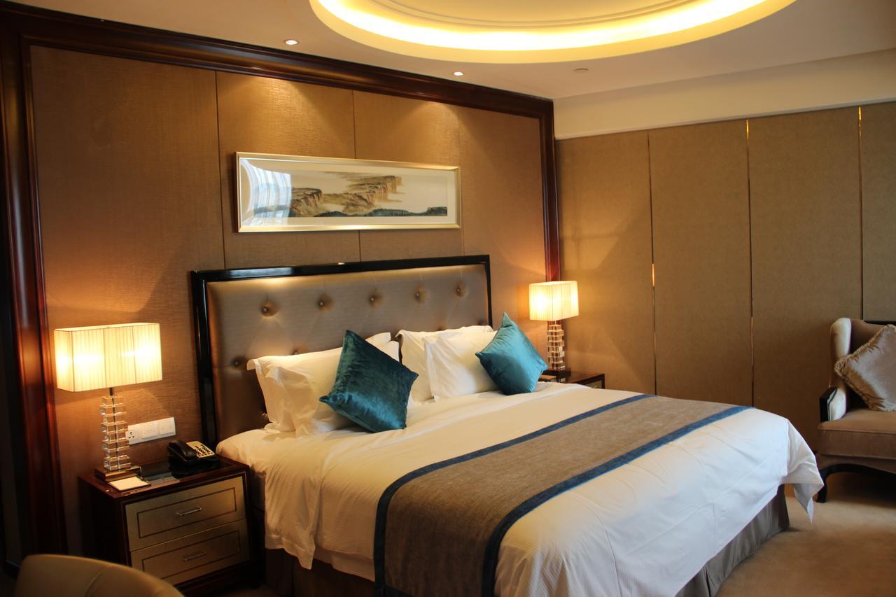Chengdu Rising Butterfly Hotel Экстерьер фото