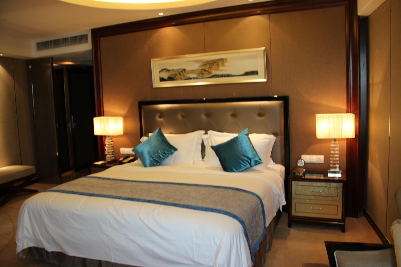 Chengdu Rising Butterfly Hotel Экстерьер фото
