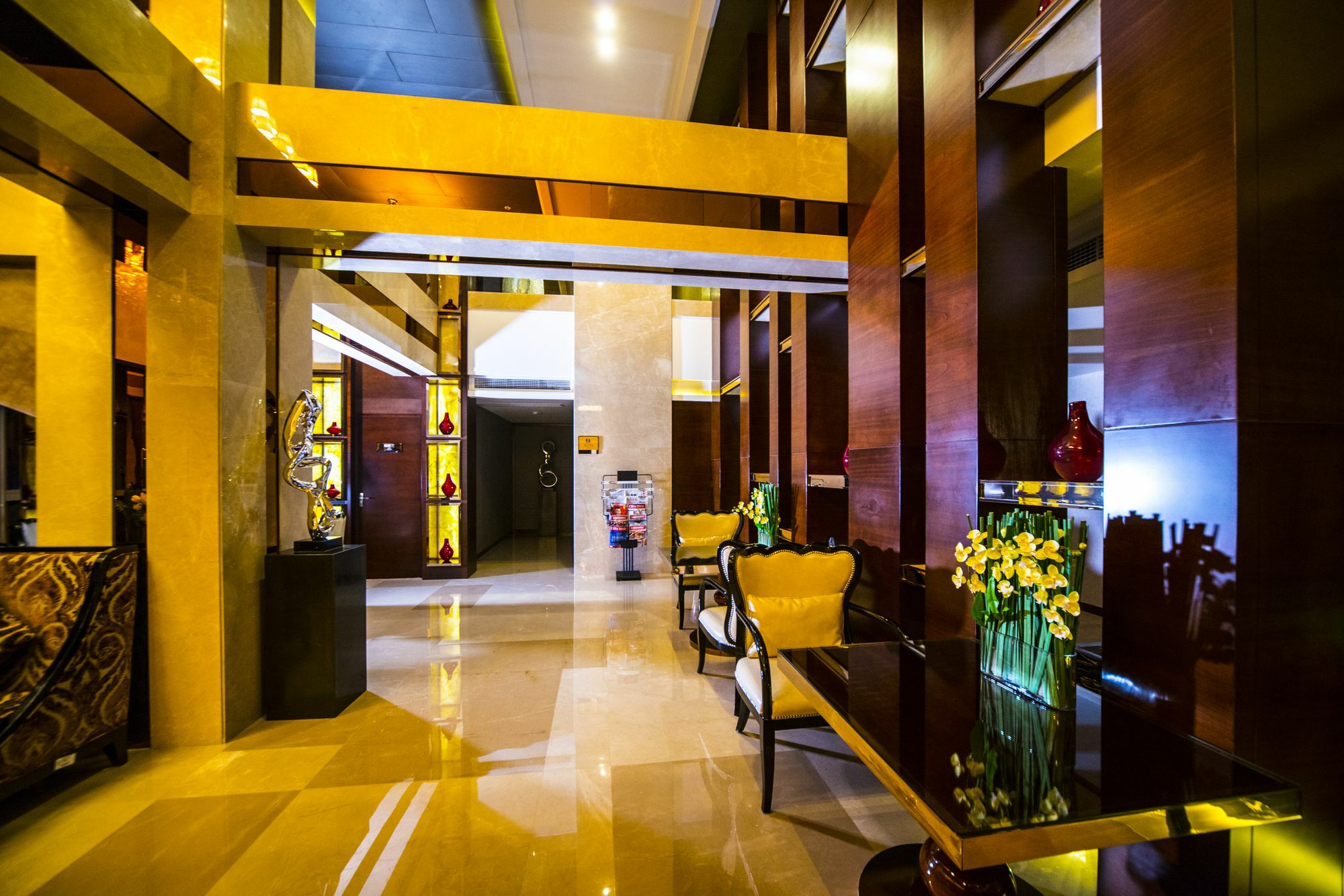 Chengdu Rising Butterfly Hotel Экстерьер фото